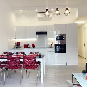 Apartment Stella 95 M2 Climatise Parking Proche Sanctuaires, Lourdes
